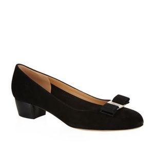 Salvatore Ferragamo Suede Vara Bow Pump Rare EUC